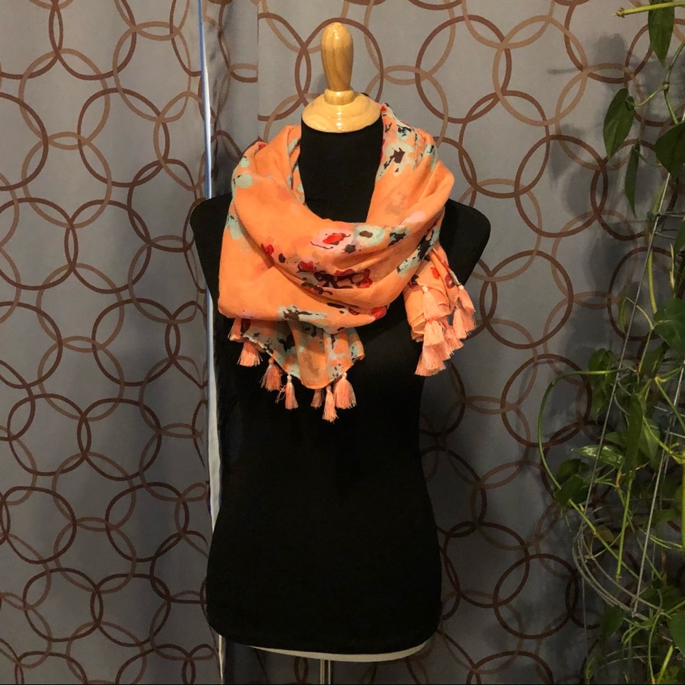 Candie’s Oversized Floral Pattern Wrap NWT